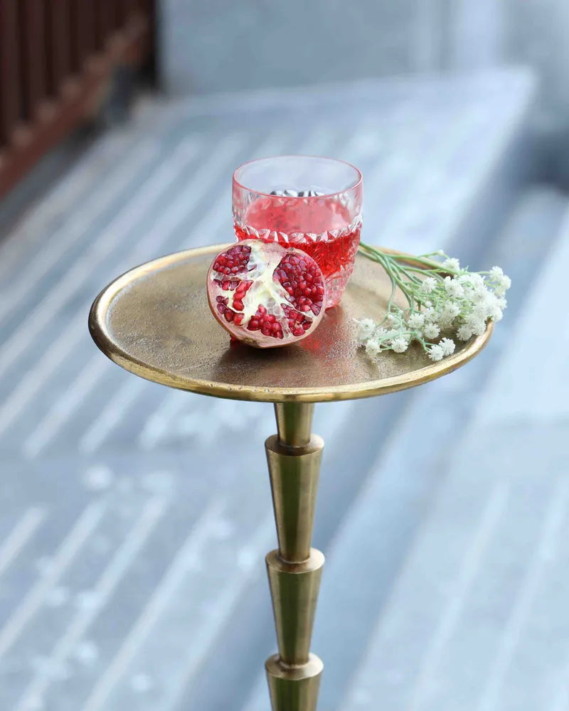 Vega Drink Table