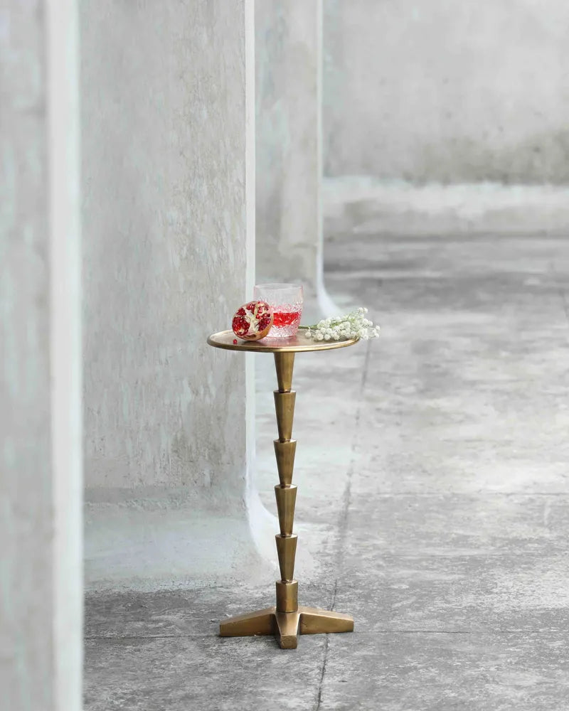 Vega Drink Table