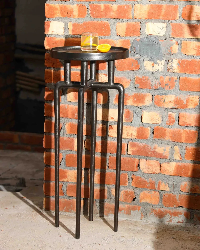 Tyson Drink Table