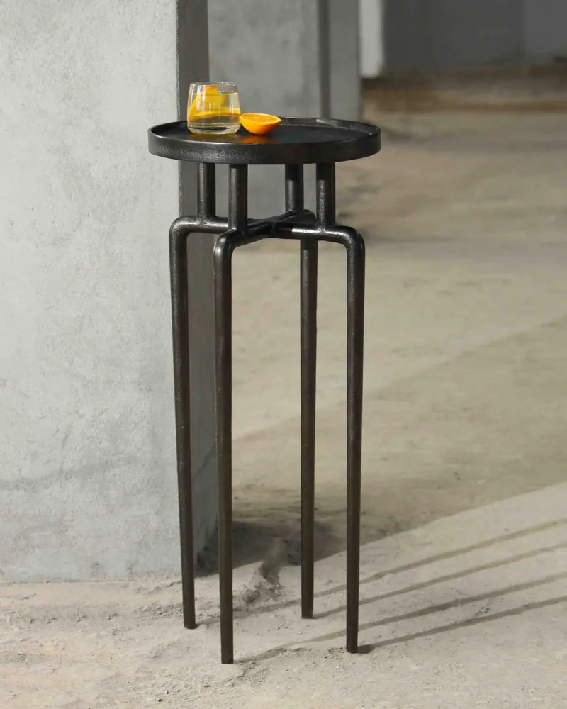 Tyson Drink Table
