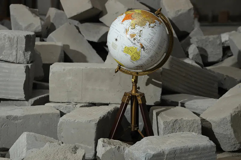 Globe (Medium)
