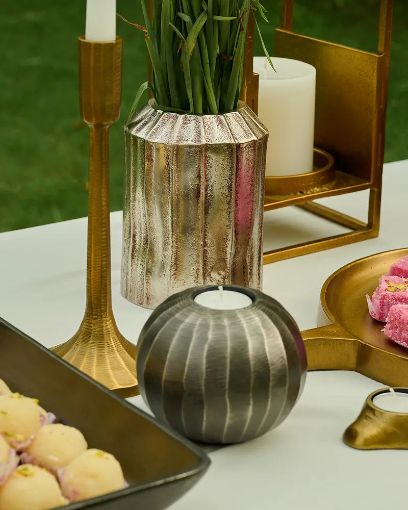 Stūmah Tea-Light Holder