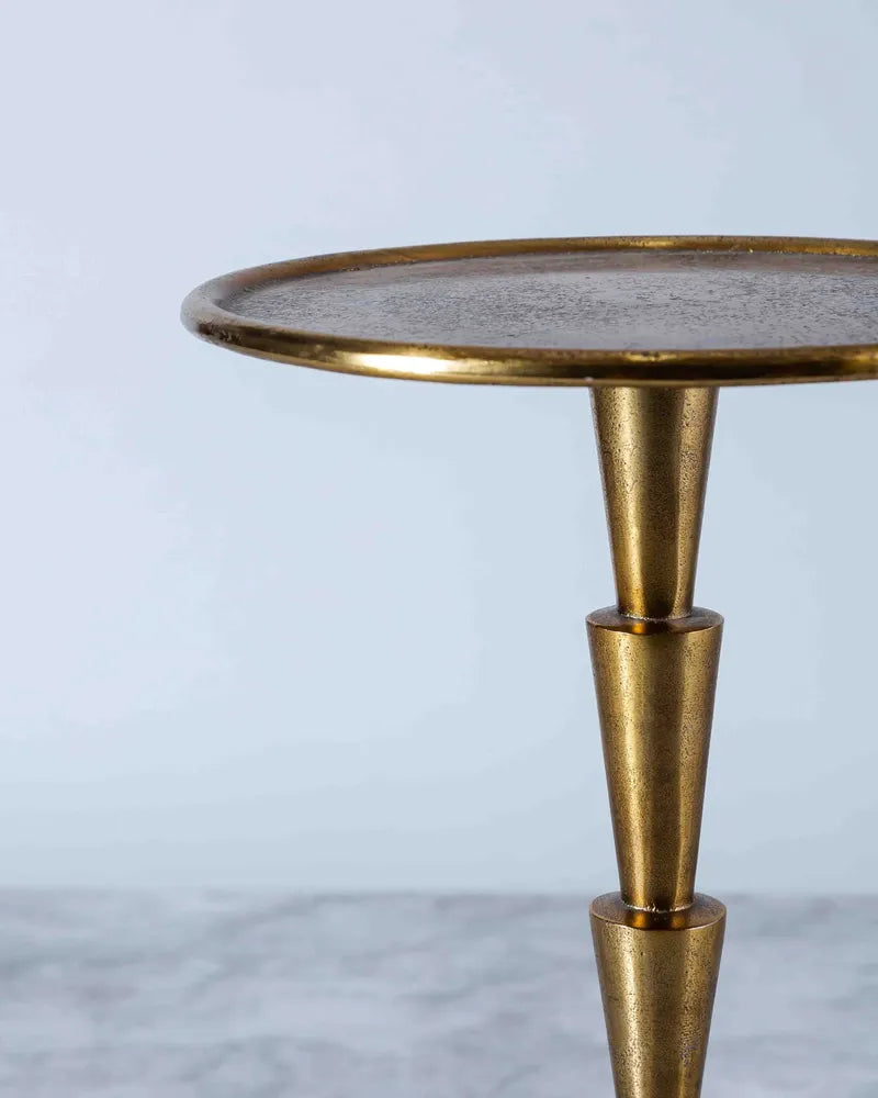Vega Drink Table